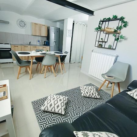 Villa 3 Logements Entiers Avec Piscine Et Jaccuzi Et Parking Marselha Exterior foto